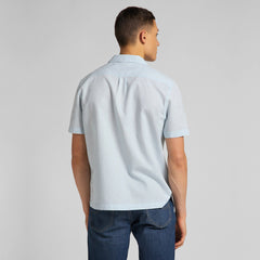 MĘSKA KOSZULA MATERIAŁOWA LEE SS RESORT SHIRT SKYWAY BLUE L67PKWQL 112116913