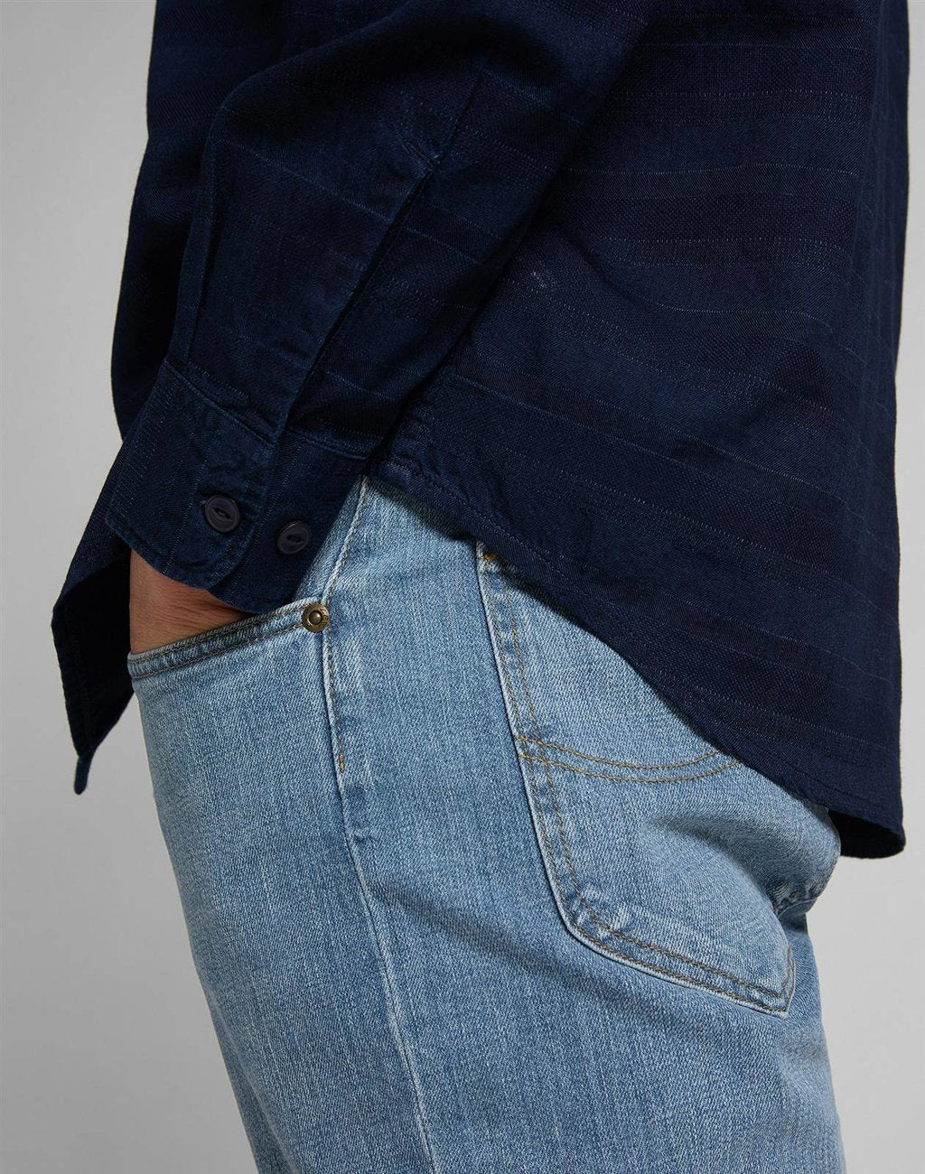 MĘSKA KOSZULA MATERIAŁOWA LEE WORKER SHIRT INDIGO L68HKPDK 112117138