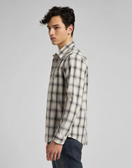 MĘSKA KOSZULA MATERIAŁOWA LEE WORKER SHIRT SERVICE SAND L68HKLOY 112117135