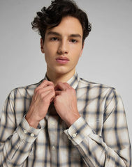 MĘSKA KOSZULA MATERIAŁOWA LEE WORKER SHIRT SERVICE SAND L68HKLOY 112117135