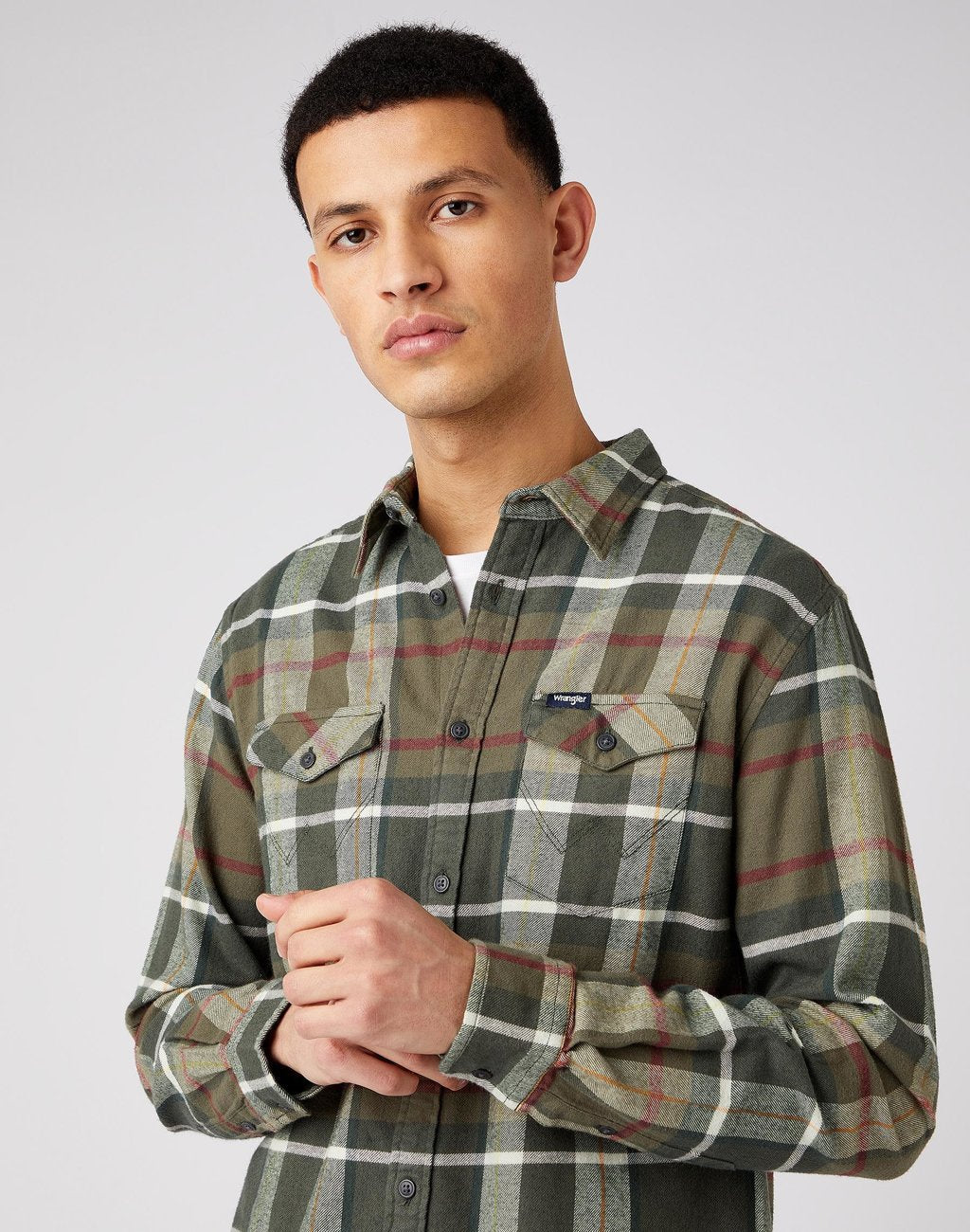 MĘSKA KOSZULA MATERIAŁOWA WRANGLER LS 2PKT FLAP SHIRT IVY GREEN W5A53WXIX 112141427