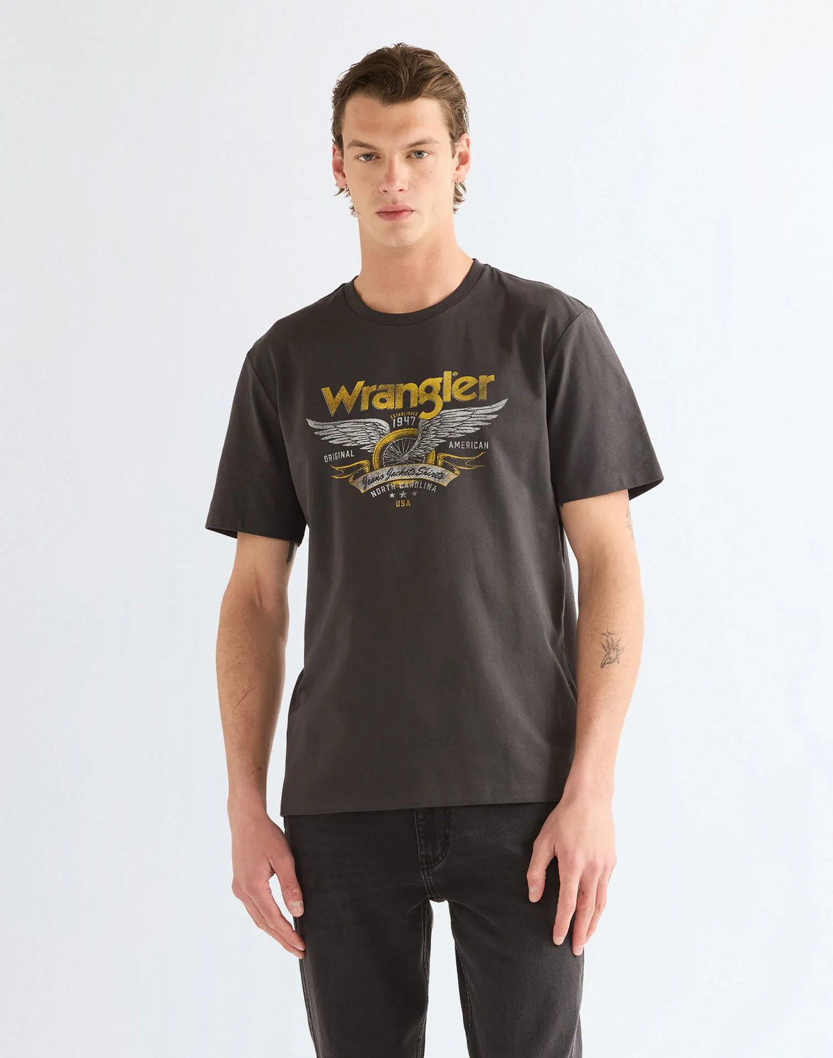 MĘSKA KOSZULKA WRANGLER AMERICANA TEE FADED BLACK 112387009