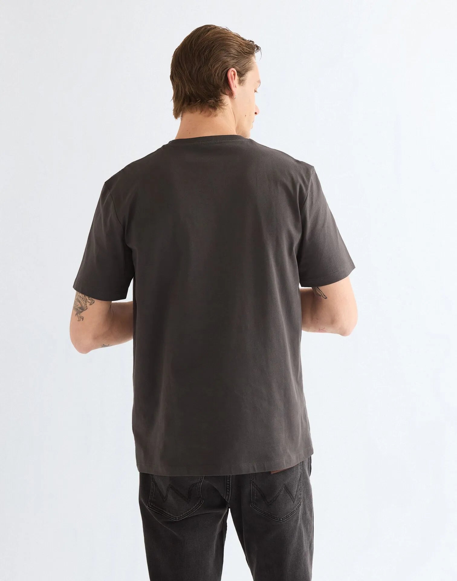 MĘSKA KOSZULKA WRANGLER AMERICANA TEE FADED BLACK 112387009