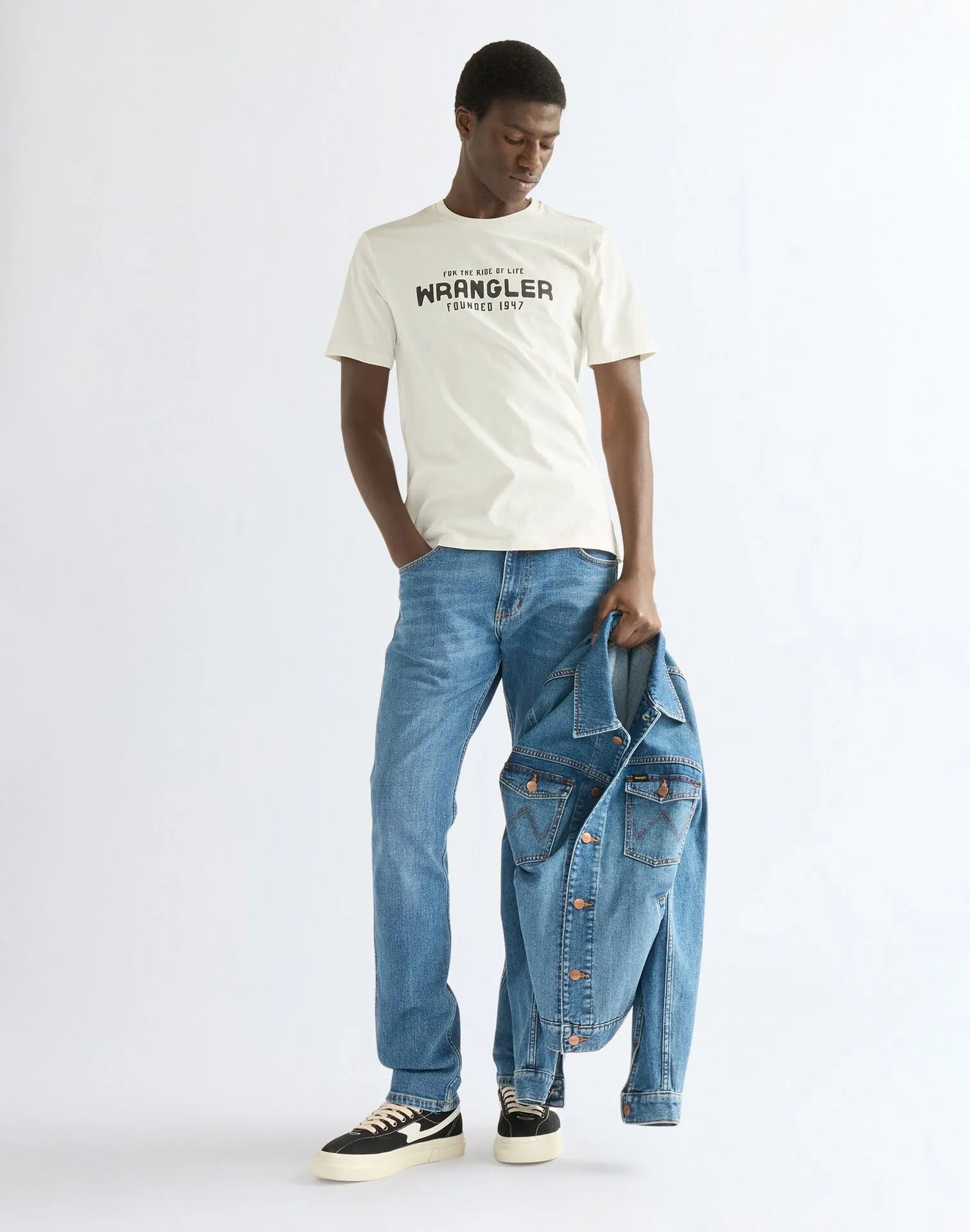 MĘSKA KOSZULKA WRANGLER GRAPHIC TEE WORN WHITE 112387013