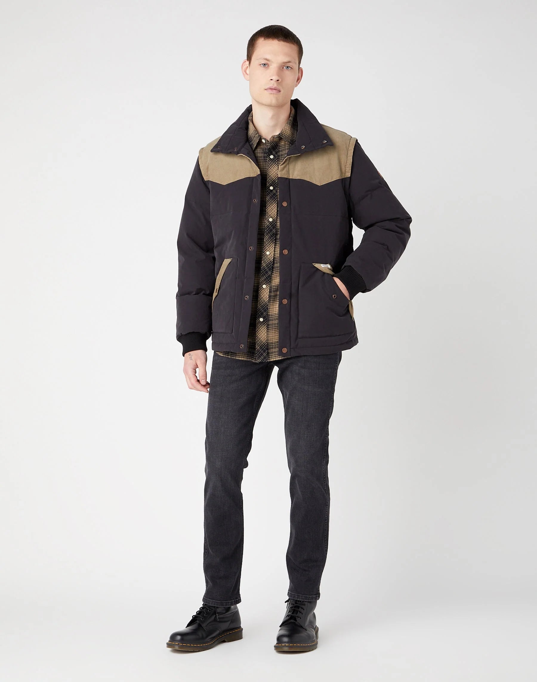 Męska Kurtka Zimowa Wrangler Detachable Sleeve Black 112341105