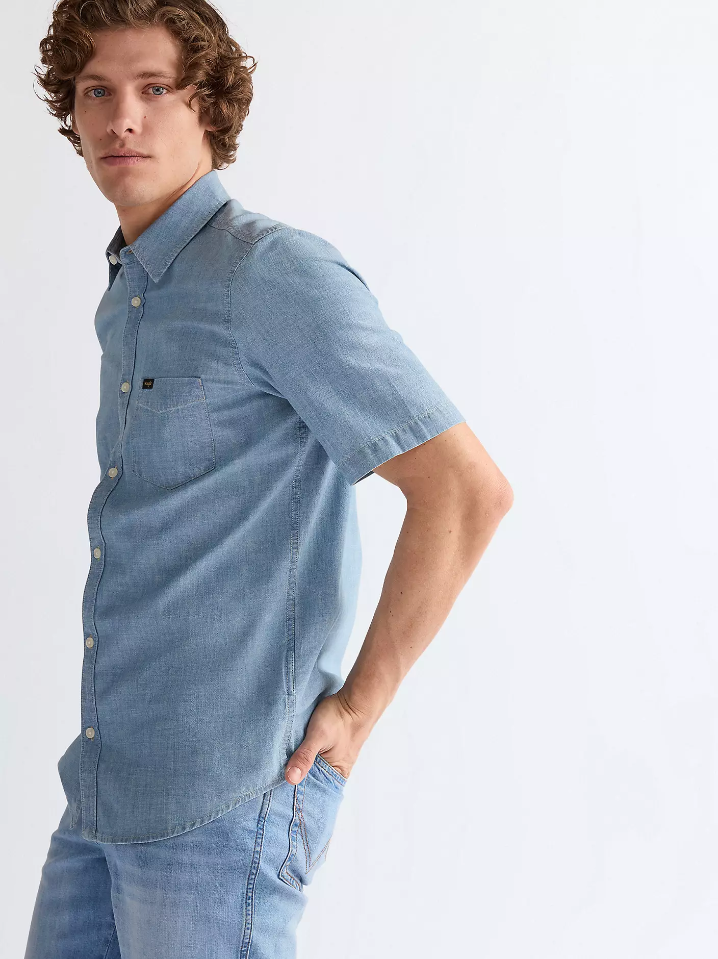 MĘSKIE KOSZULA WRANGLER SS CHAMBRAY SHIRT INDIGO 112378075