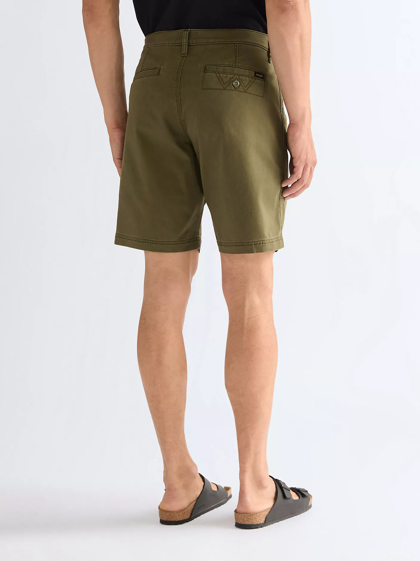 MĘSKIE SPODENKI WRANGLER CHINO SHORTS OLIVE NIGHT 112378917