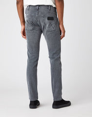 MĘSKIE SPODNIE JEANSOWE WRANGLER BRYSON GREY ACE W14X3051U 112141171