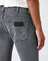 MĘSKIE SPODNIE JEANSOWE WRANGLER BRYSON GREY ACE W14X3051U 112141171