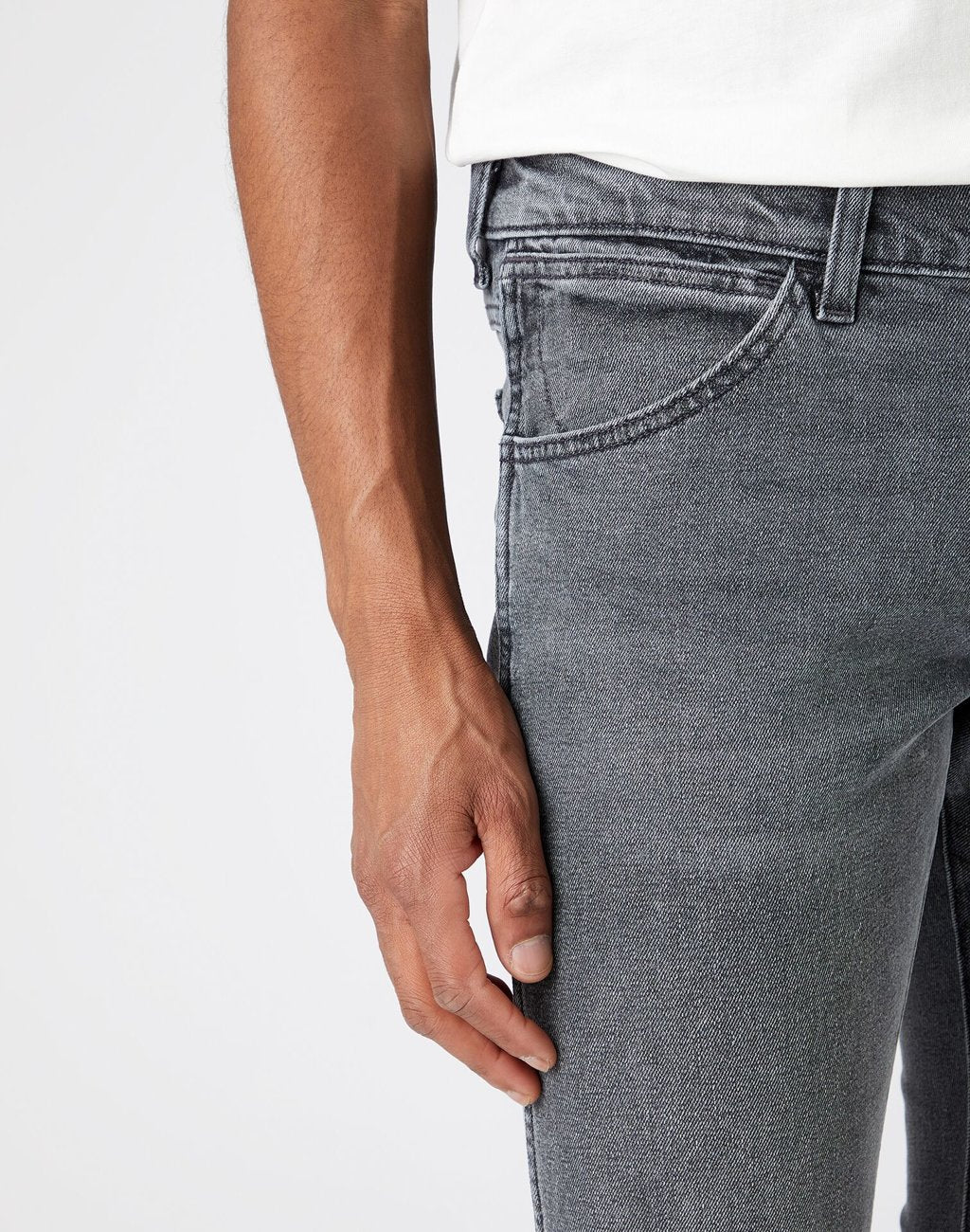 MĘSKIE SPODNIE JEANSOWE WRANGLER BRYSON GREY ACE W14X3051U 112141171