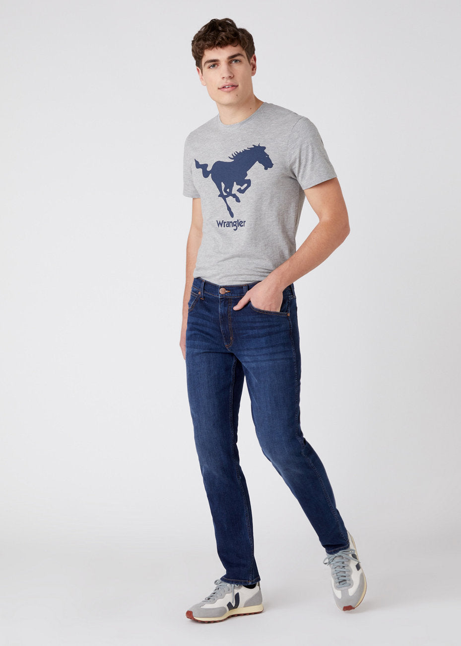 MĘSKIE SPODNIE JEANSOWE WRANGLER GREENSBORO DARK STORM W15QLP36N 112126968