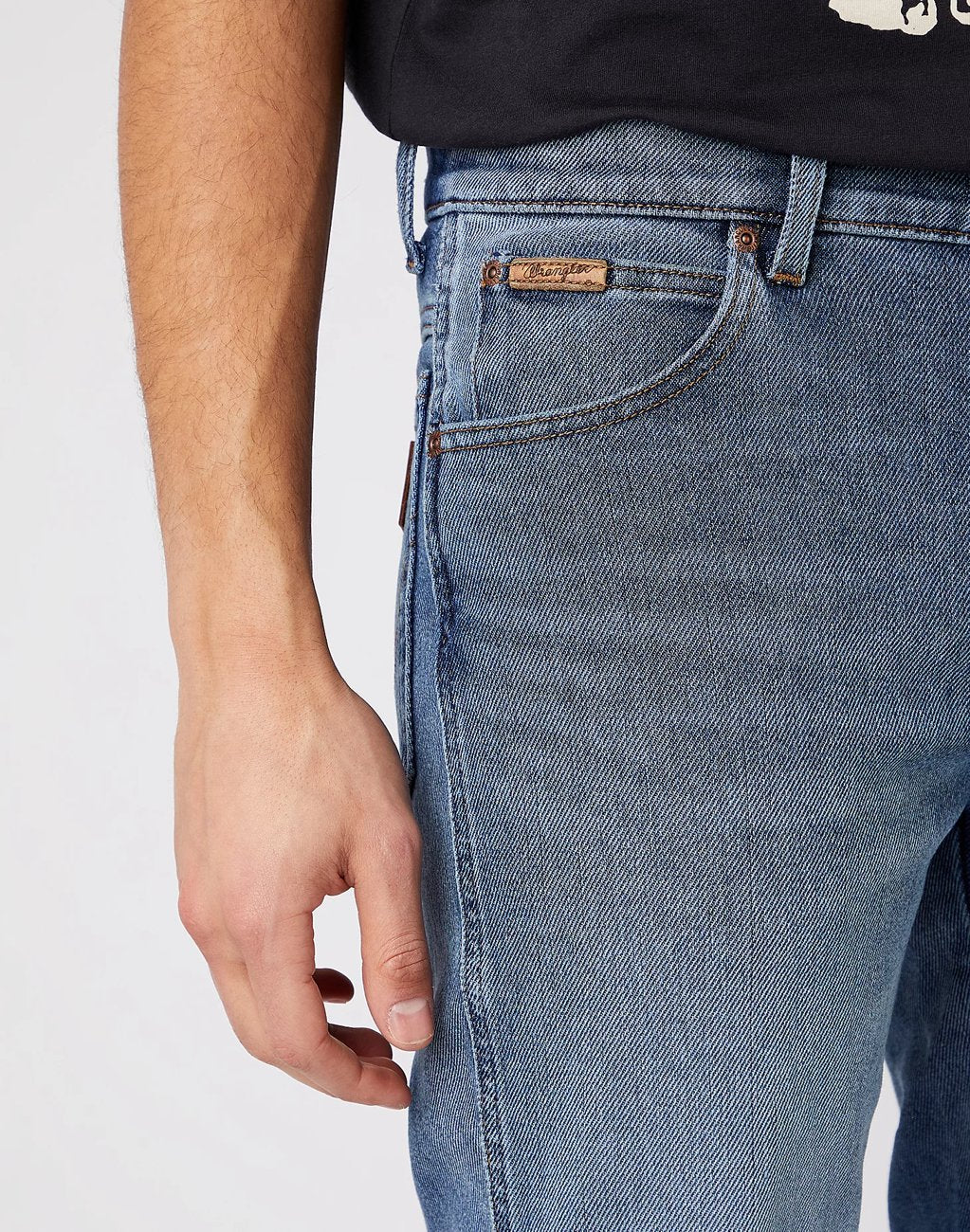 MĘSKIE SPODNIE JEANSOWE WRANGLER TEXAS COVER BLUE W121N8286 112141135