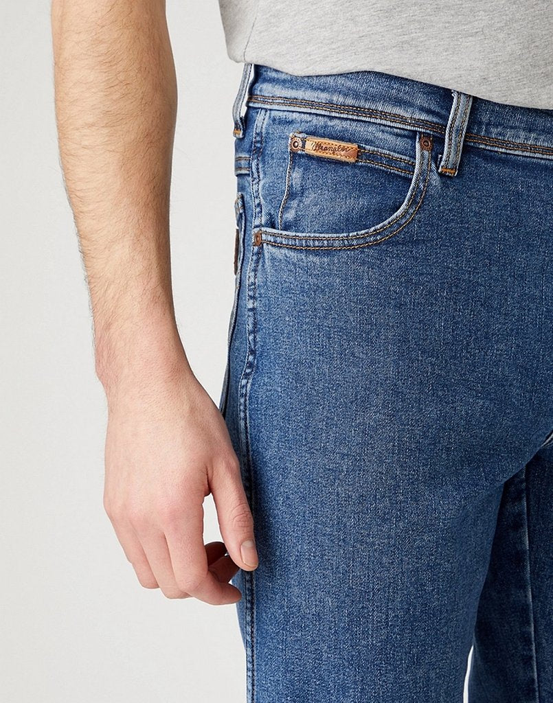 MĘSKIE SPODNIE JEANSOWE WRANGLER TEXAS SLIM STONEWASH W12S33010 112141144