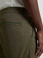 MESKIE SPODNIE LEE REGULAR CHINO OLIVE MOSS 112378506