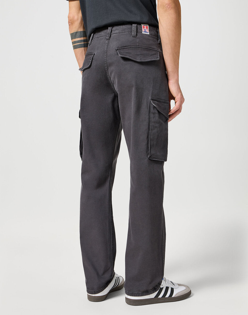 MESKIE SPODNIE MATERIAŁOWE CASEY JONES CARGO REGULAR FADED BLACK 112356845 W175008628