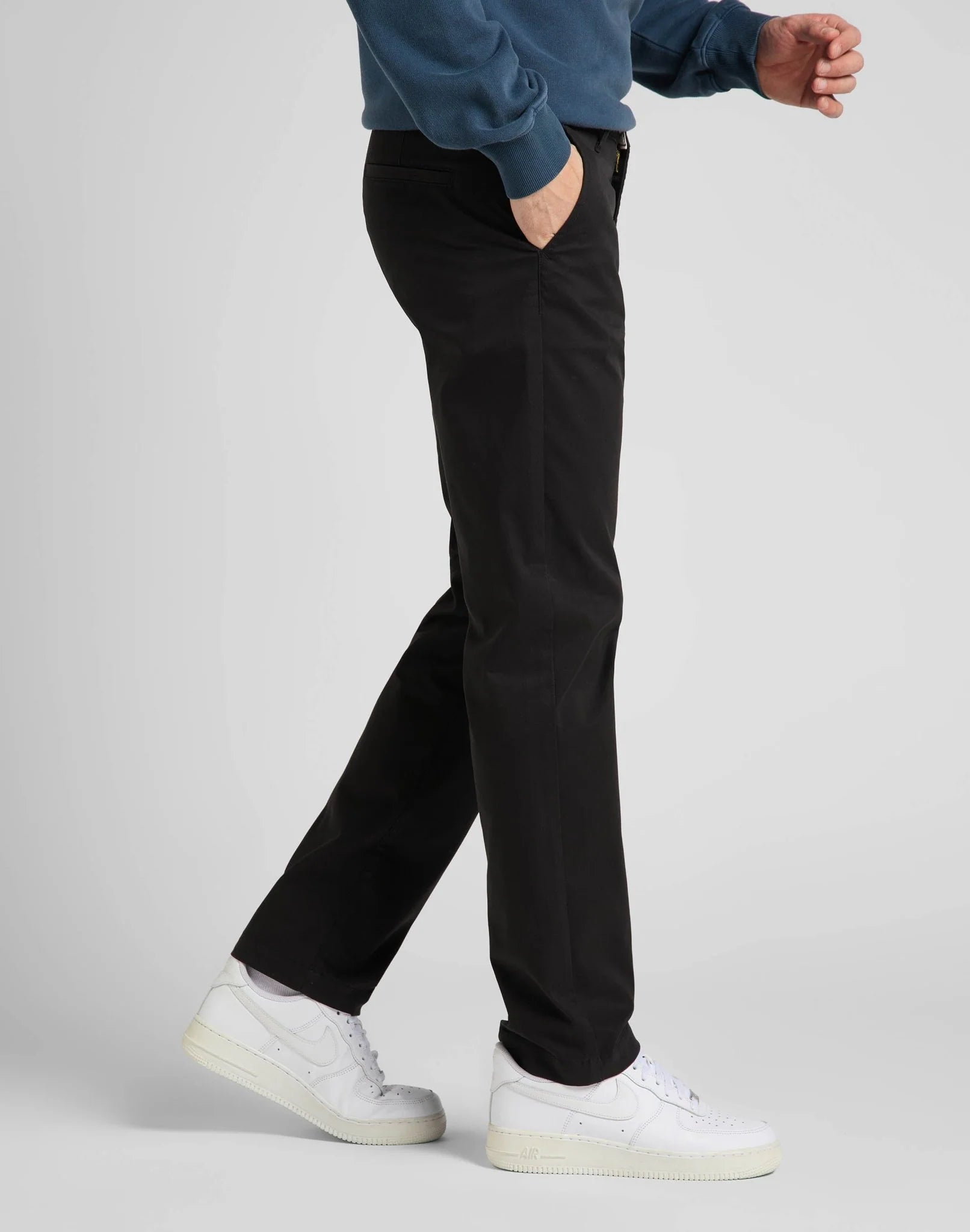 Męskie Spodnie Materiałowe Lee Regular Chino Black 112322422