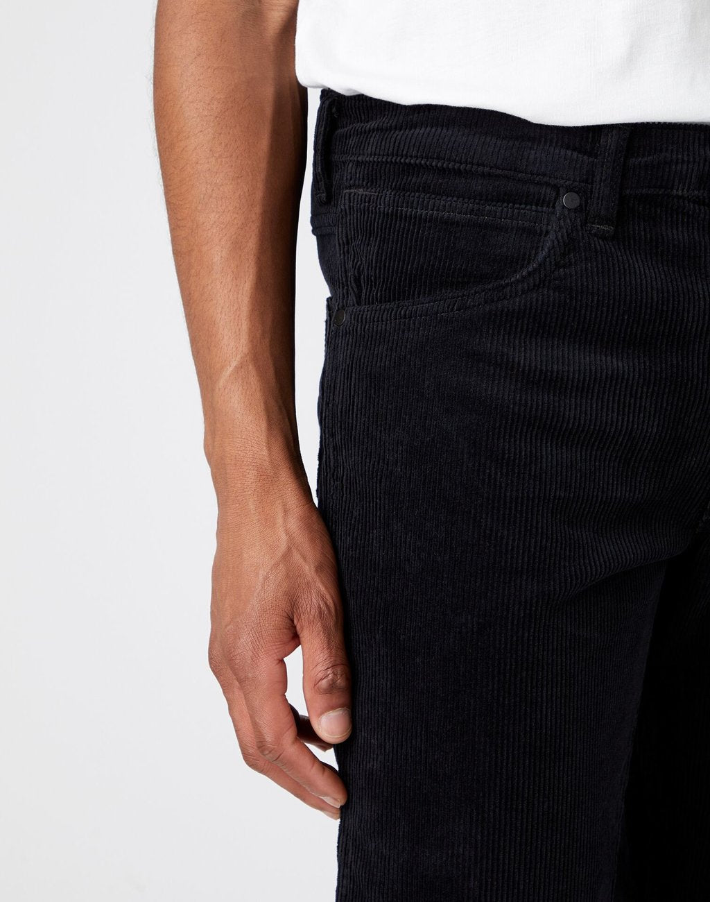 MĘSKIE SPODNIE MATERIAŁOWE WRANGLER GREENSBORO BLACK W15QA2100 112141182