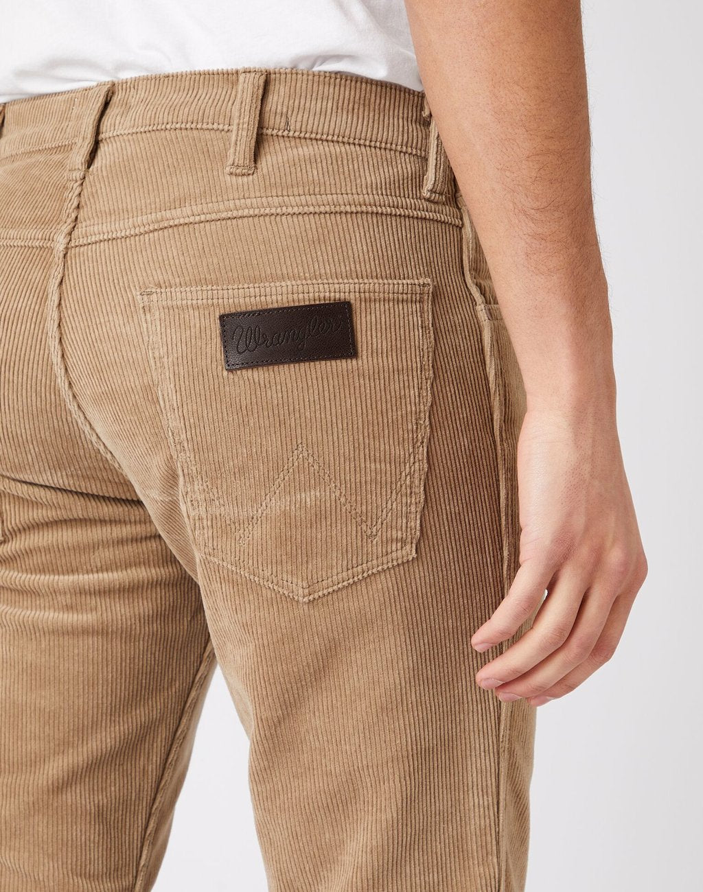 MĘSKIE SPODNIE MATERIAŁOWE WRANGLER GREENSBORO FLAX W15QA2C04 112141185