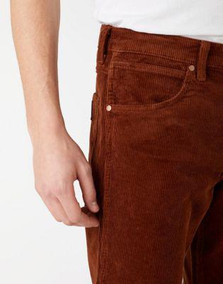 MĘSKIE SPODNIE MATERIAŁOWE WRANGLER GREENSBORO GINGER W15QA2A15 112141183