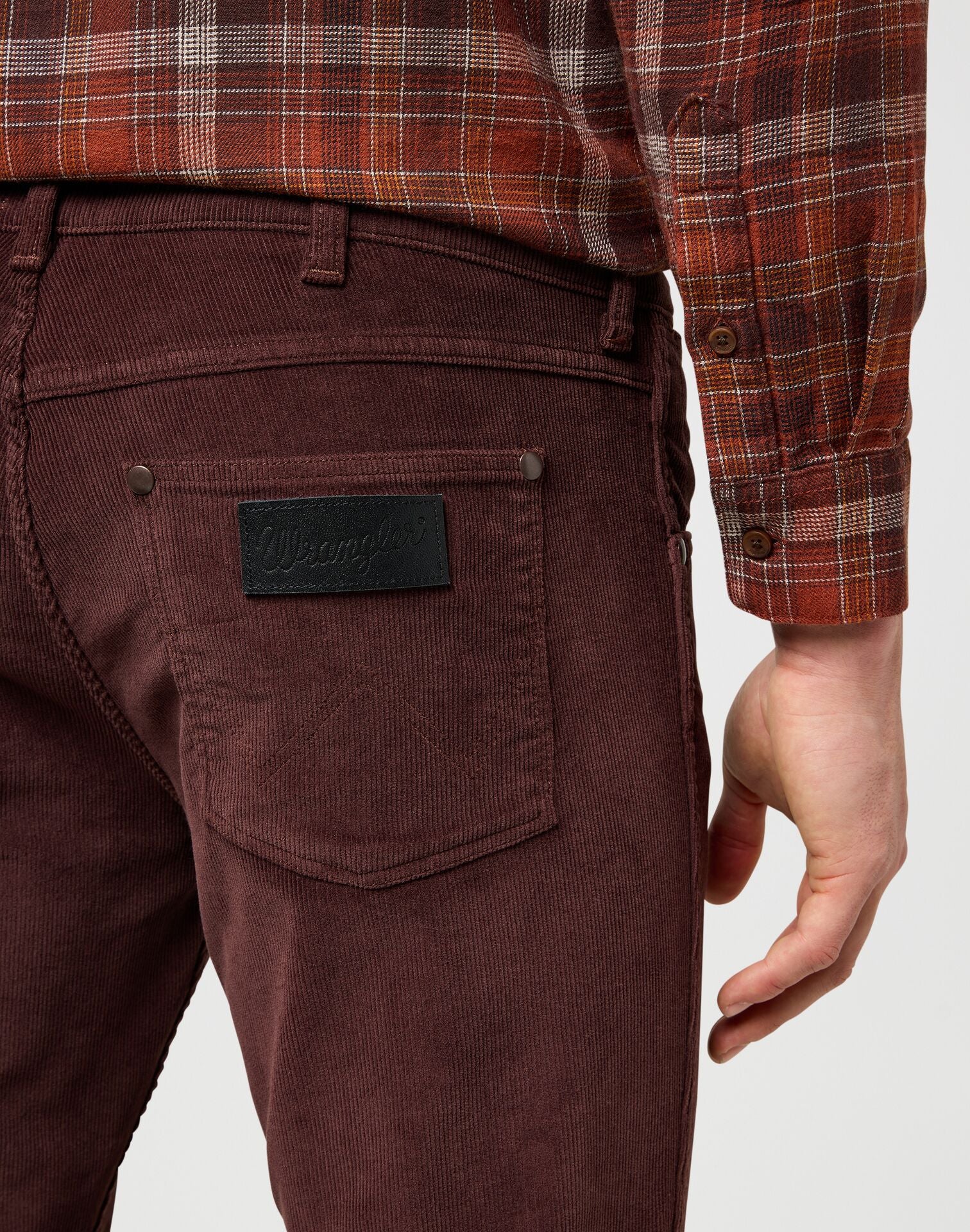 Męskie Spodnie Sztruksowe Wrangler Greensboro Mahogany 112370724
