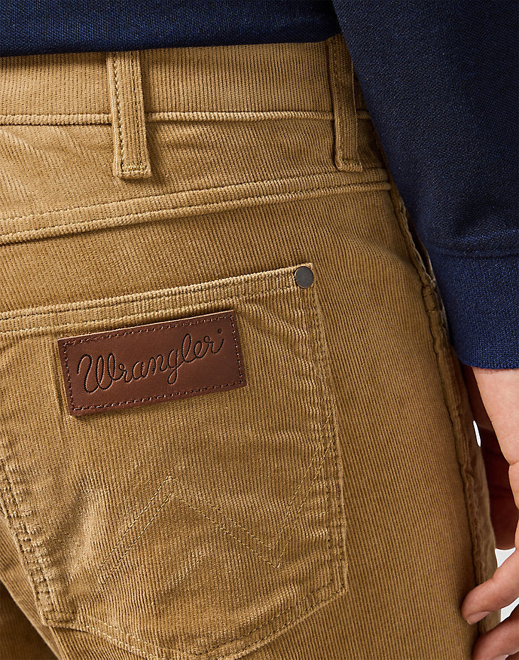 MĘSKIE SPODNIE SZTRUKSOWE WRANGLER GREENSBORO TIGERS EYE 11235740