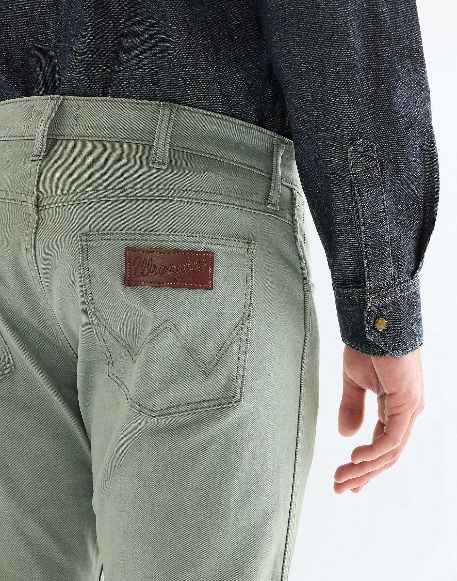 MĘSKIE SPODNIE WRANGLER GREENSBORO AGAVE GREEN 112378469