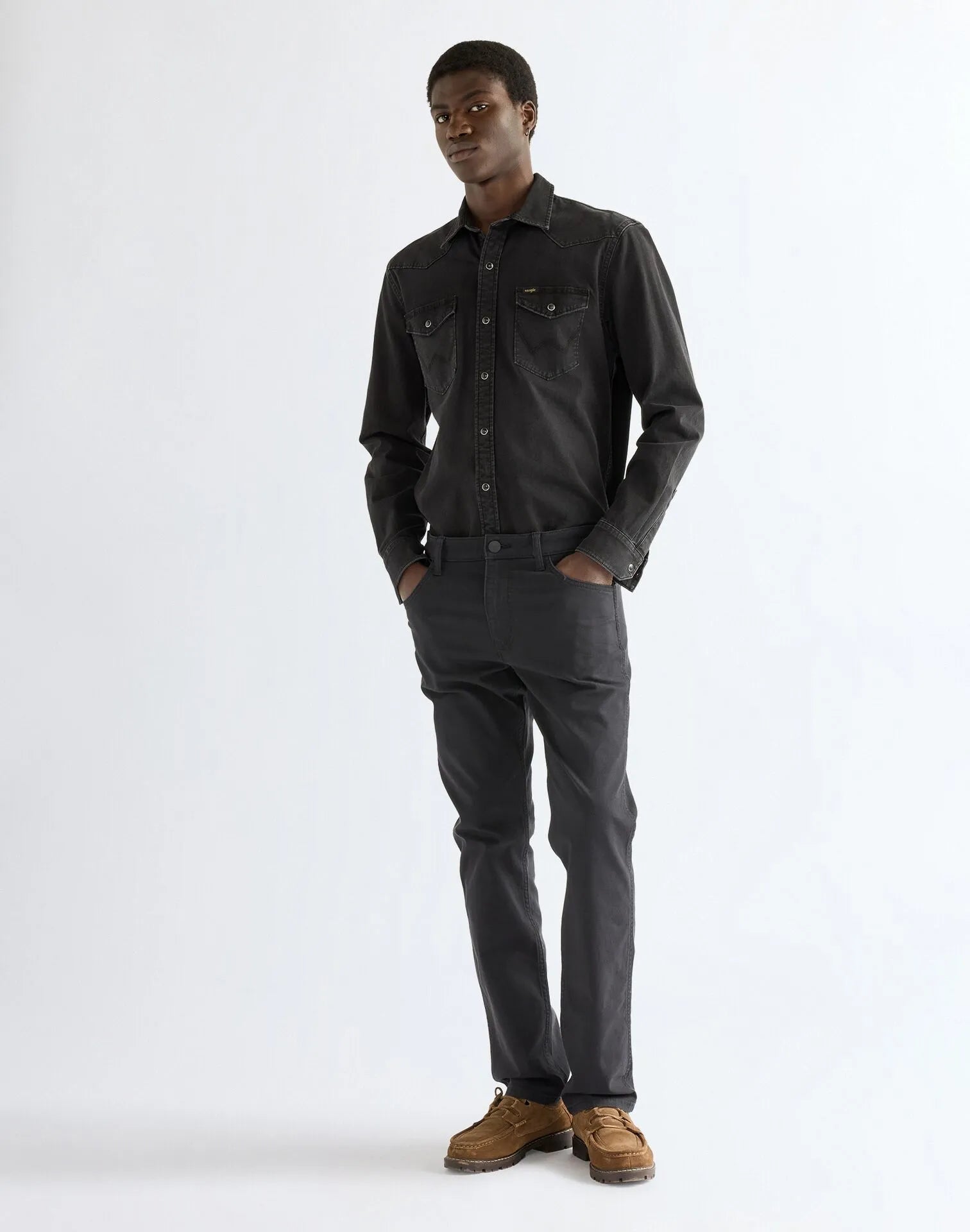 MESKIE SPODNIE WRANGLER GREENSBORO CAVIAR 112371387