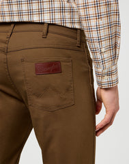 Męskie Spodnie Wrangler Greensboro Dark Earth 112371571