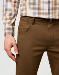 Męskie Spodnie Wrangler Greensboro Dark Earth 112371571