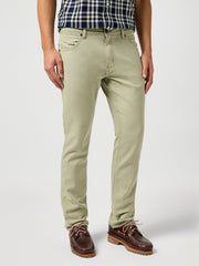 MESKIE SPODNIE WRANGLER GREENSBORO TEA 112362440
