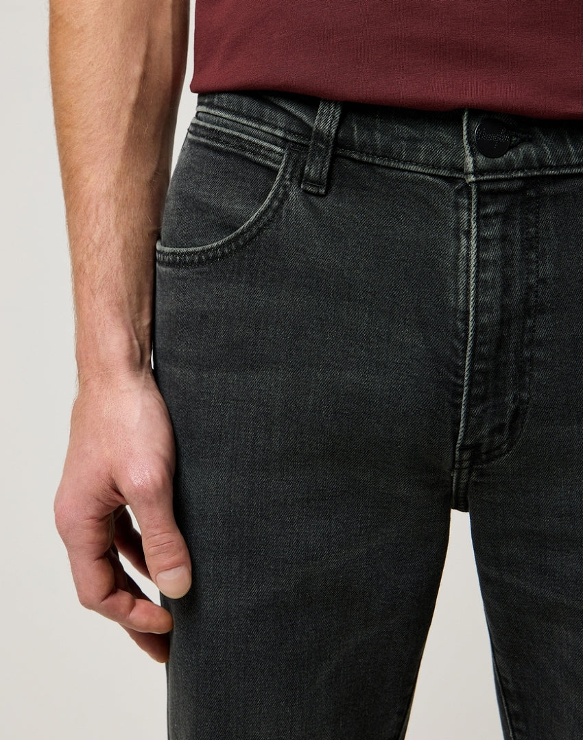 Męskie Spodnie Wrangler Larston Ash 112373031