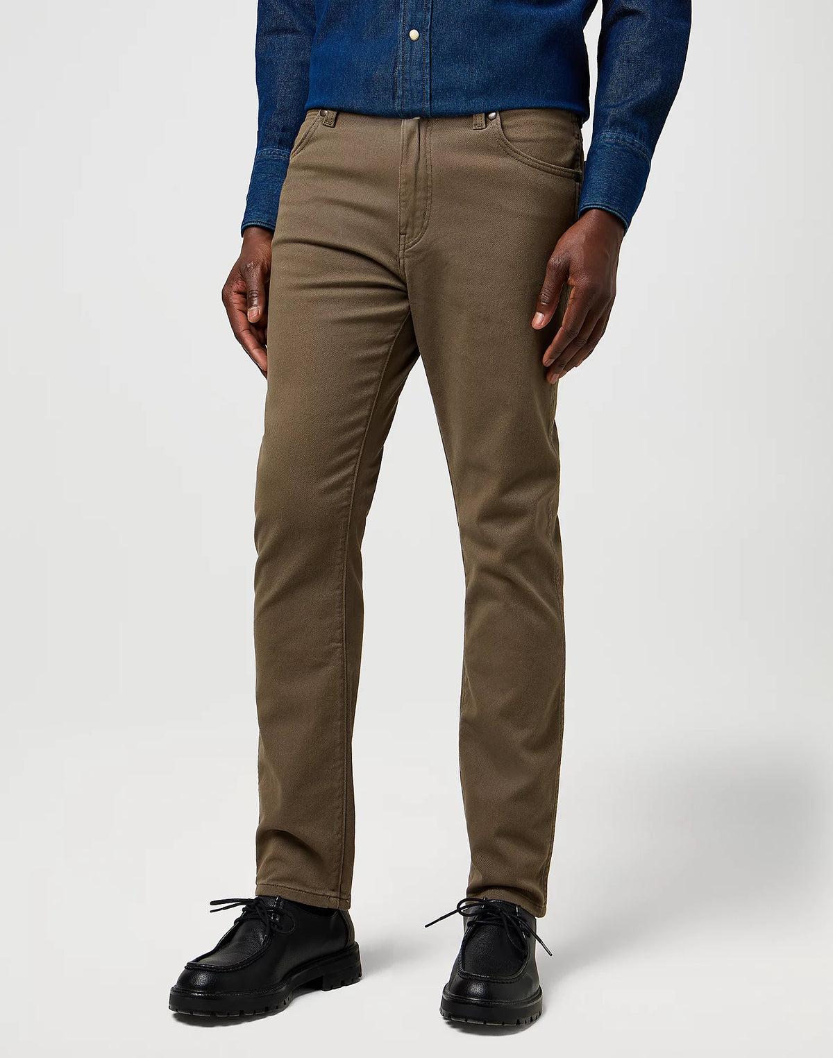 Męskie Spodnie Wrangler Larston Tarmac 112371684