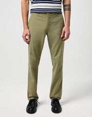 MESKIE SPODNIE  WRANGLER REGULAR CHINO ALOE 112371031