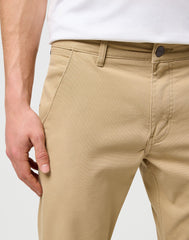 Męskie Spodnie Wrangler Regular Chino Cornstalk 112371101