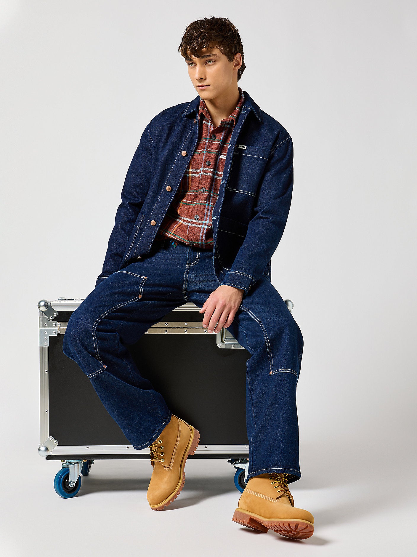 MESKIE SPODNIE WRANGLER RELAXED STRAIGHT BAD HOSS 112357438