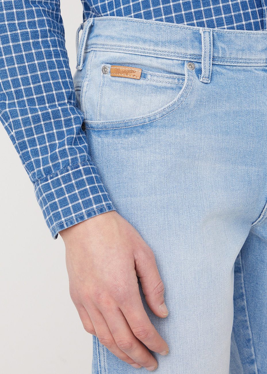 MĘSKIE SZORTY JEANSOWE WRANGLER TEXAS SHORTS CLEAR BLUE W11CZH280 112126021