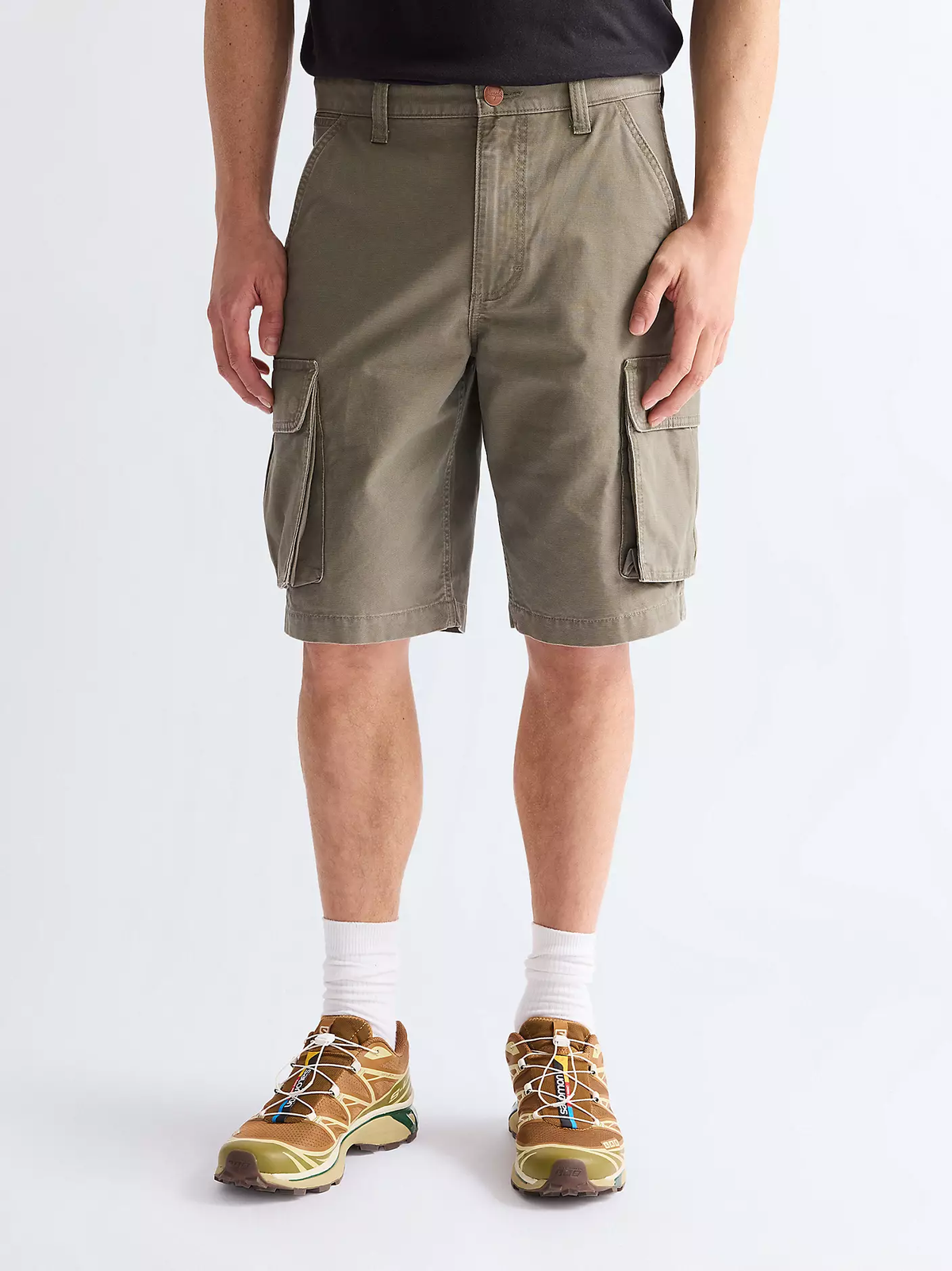 MĘSKIE SZORTY MATERIAŁOWE WRANGLER CARGO SHORTS DUSTY OLIVE 112377865