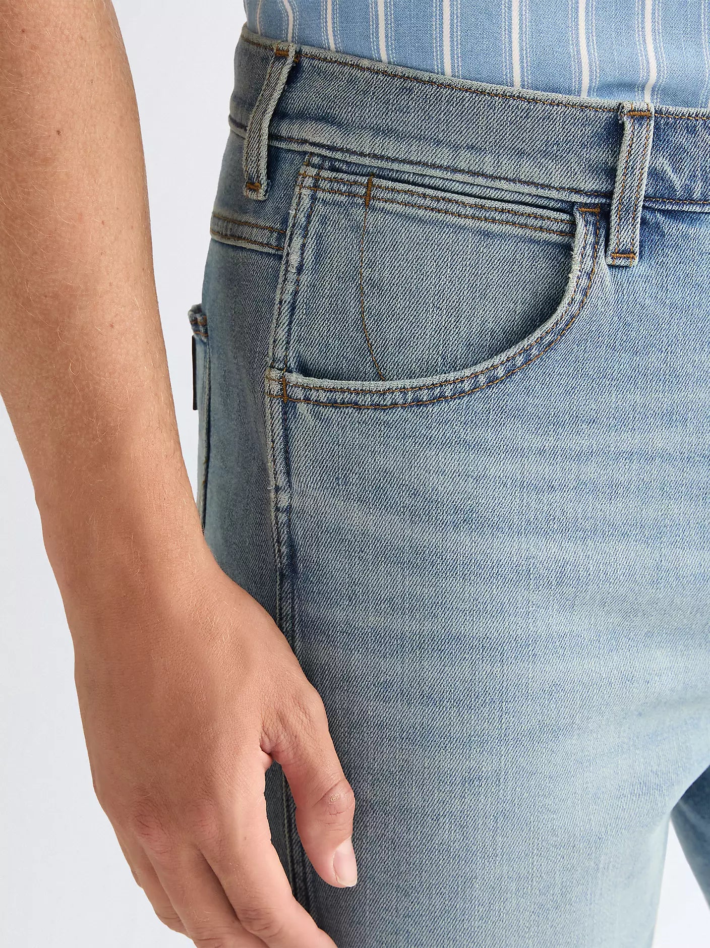 MĘSKIE SZORTY WRANGLER FRONTIER SHORT SPRING 112378463