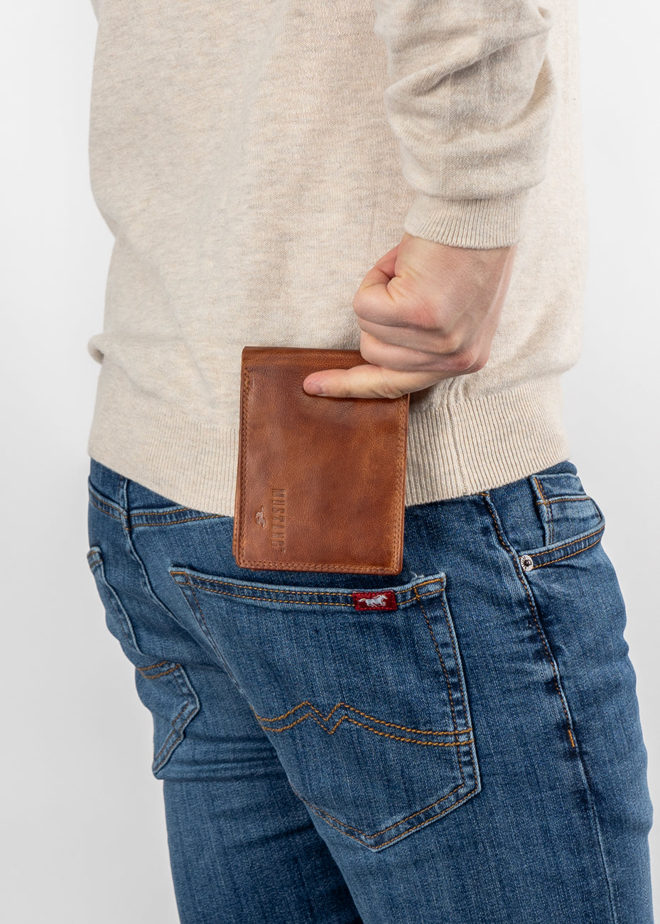 MUSTANG Denimo High Wallet Side Opening With Button MĘSKI SKÓRZANY PORTFEL POJEMNY NA KARTY PREMIUM