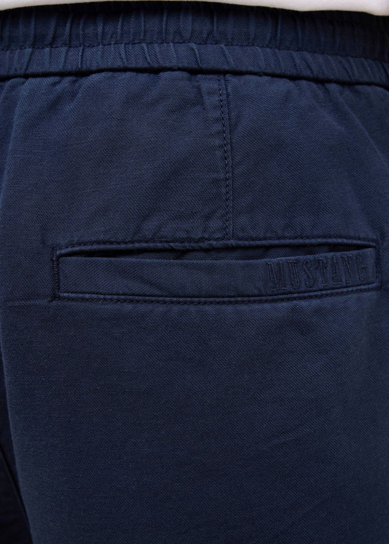 Męskie Szorty Materiałowe Mustang Style Linen Jogger Shorts Navy Blazer 1016459 5324