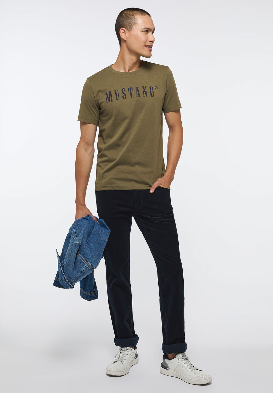 MUSTANG Style Alex C LOGO Tee MĘSKI T-SHIRT KOSZULKA NADRUK LOGO BURNT OLIVE 1013221 6358