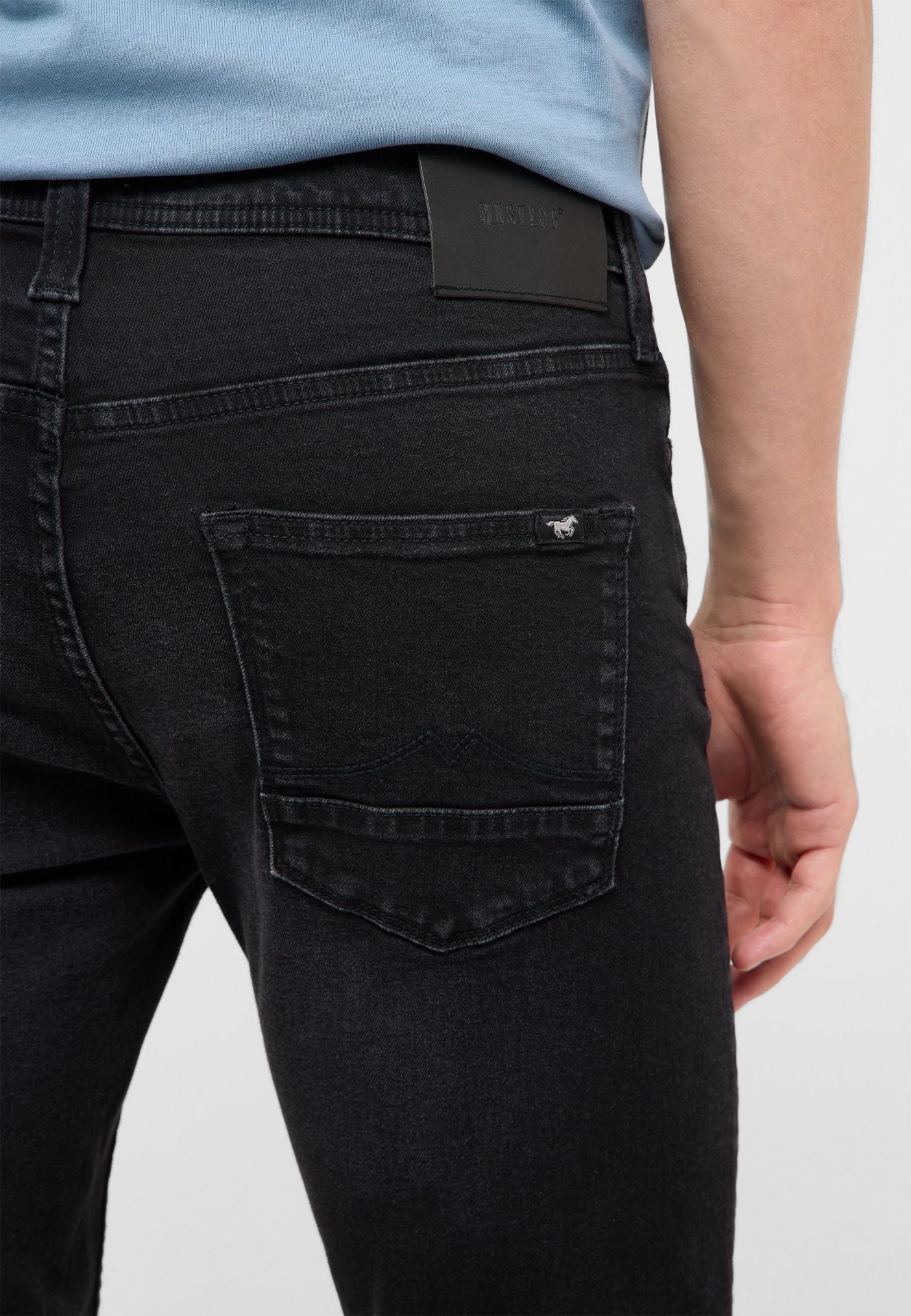 Męskie Spodnie Jeansowe Mustang Style Vegas Slim Denim Black 1018238 4000 982