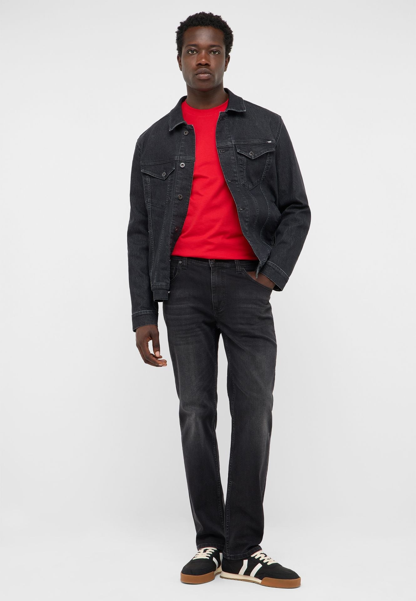 Męskie Spodnie Jeansowe Mustang Style Washington Straight Denim Black 1018270 4000 883