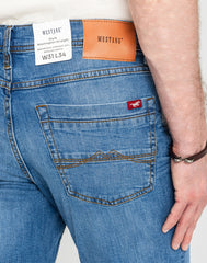 Męskie Spodnie Jeansowe Mustang Style Washington Straight Denim Blue 1018017 5000 682