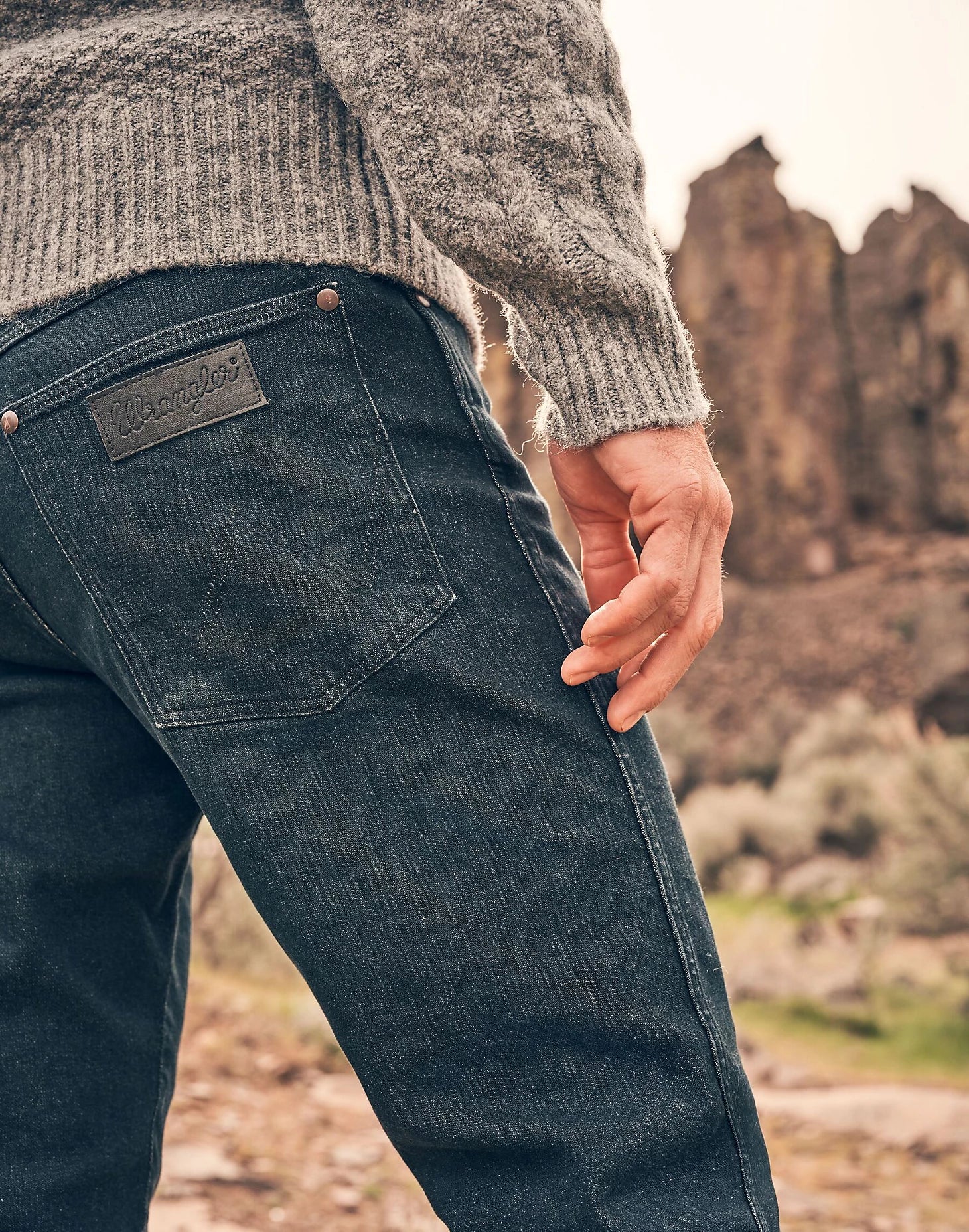 Męskie Spodnie Jeansowe Wrangler River Shadow Dive 112373026