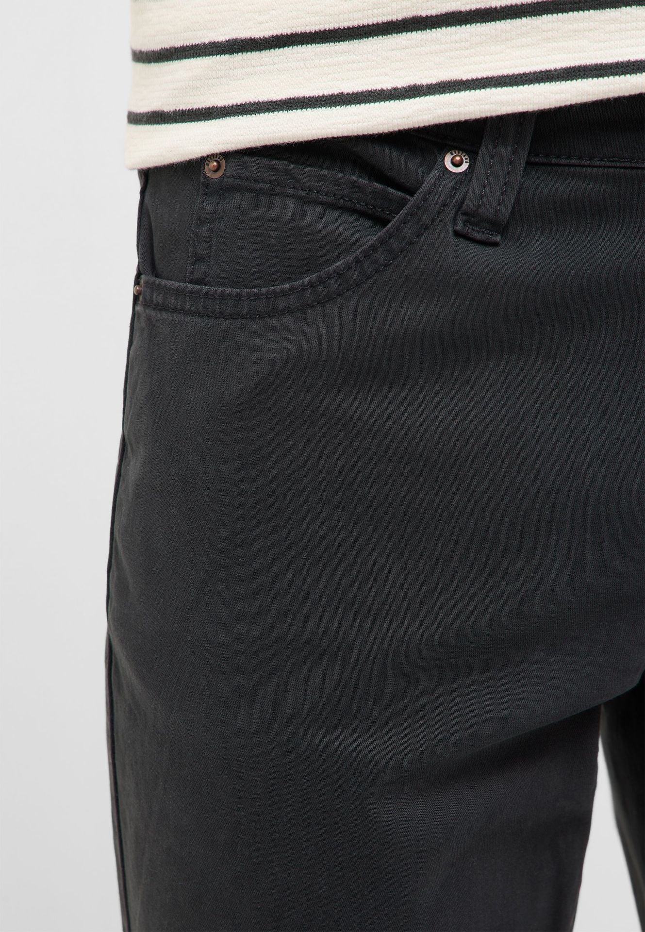 Męskie Spodnie Mustang Style Tramper Straight Jet Black 1017471 4188
