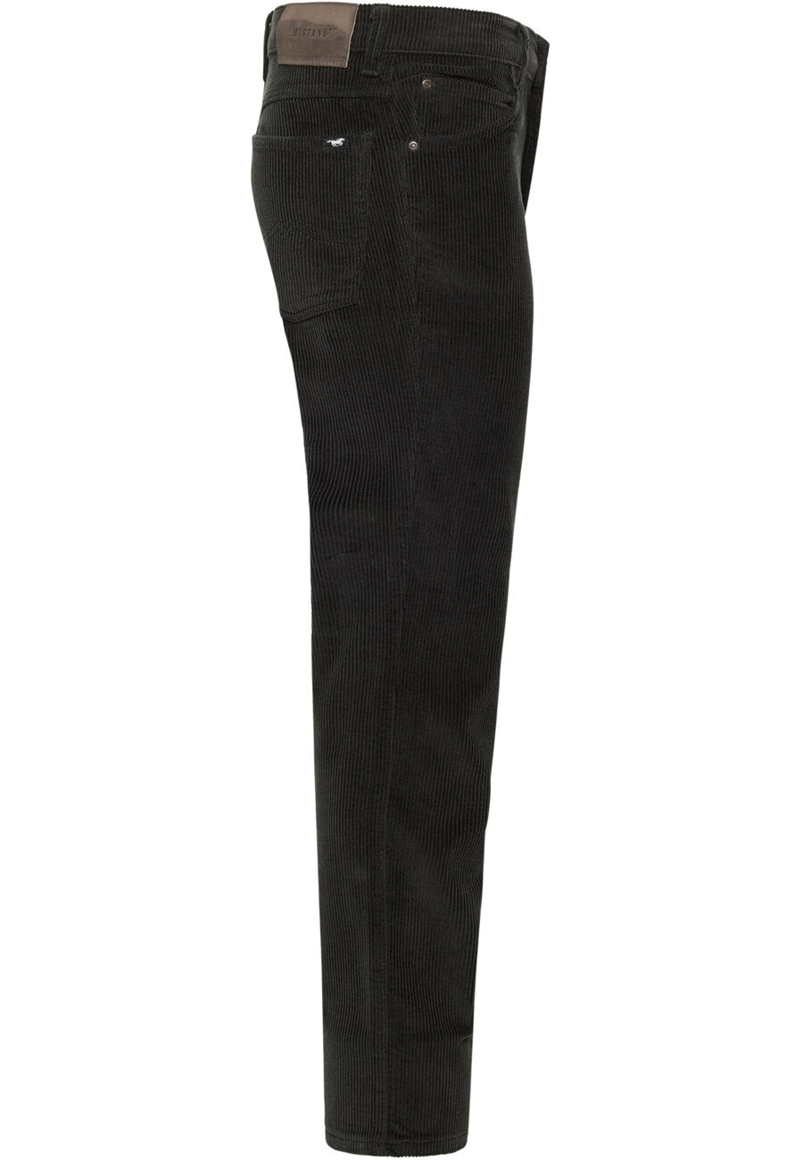Męskie Spodnie Sztruksowe MUSTANG Tramper Straight S Pirate Black 1015533 4088