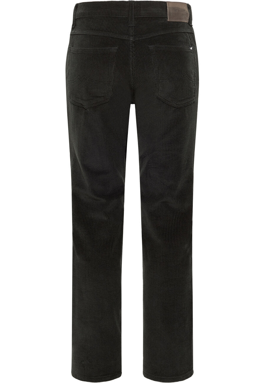 Męskie Spodnie Sztruksowe MUSTANG Tramper Straight S Pirate Black 1015533 4088