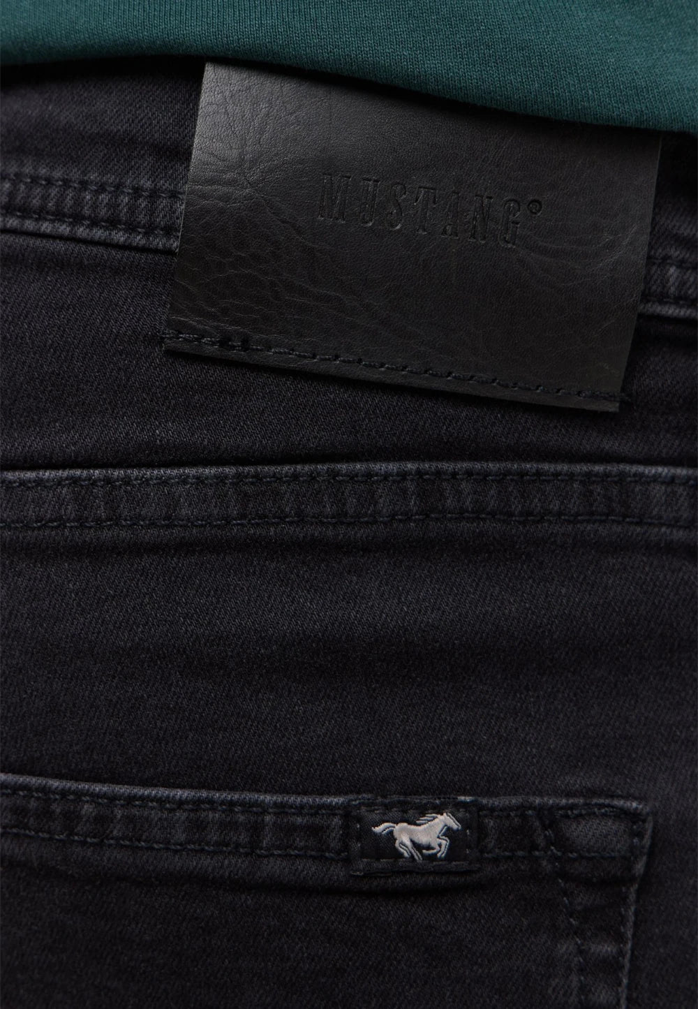 Męskie Spodnie jeansowe Mustang Style Vegas Slim Denim Black 1016794 4000 982
