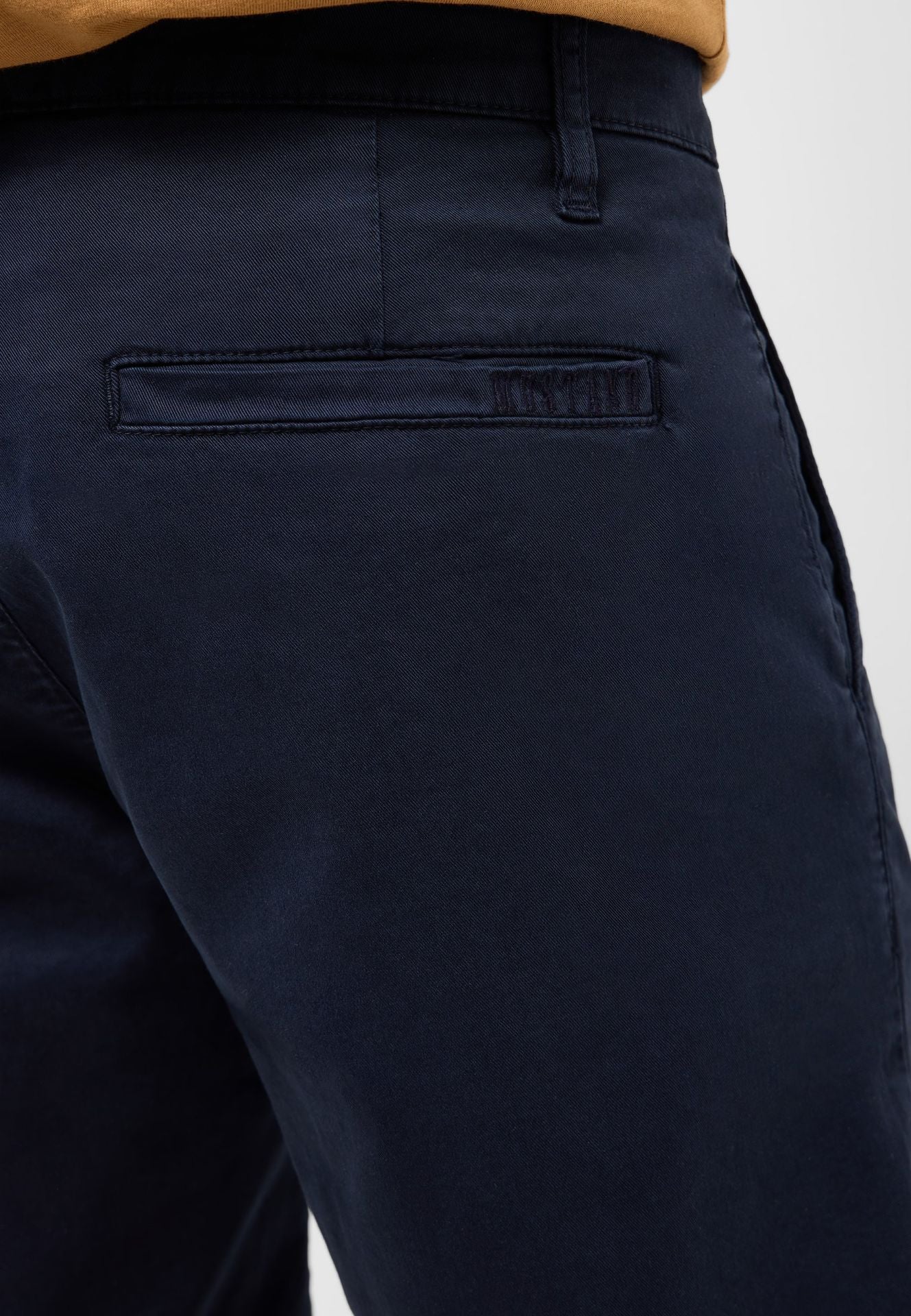 Męskie Szorty Mustang Style Brad Chino Shorts Dark Sapphire 1017473 4136